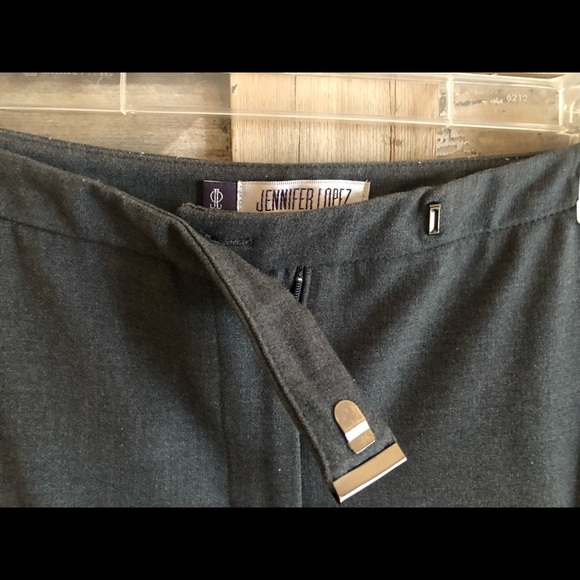 Capri Pants - Picture 2 of 6